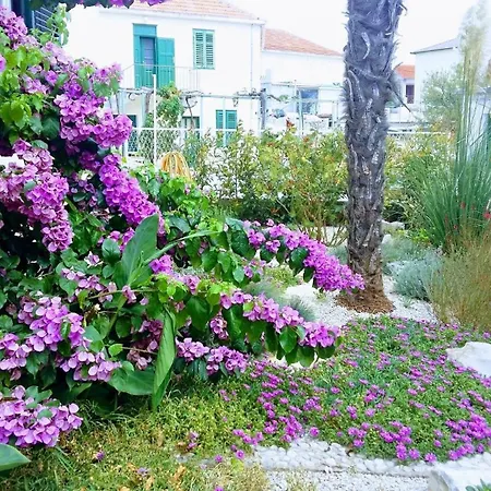Mateo - 60m From Sea Apartment