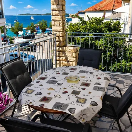 Mateo Apartment Primosten