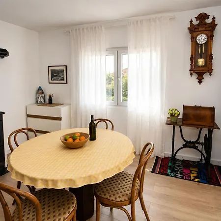 Apartment Mateo Primosten